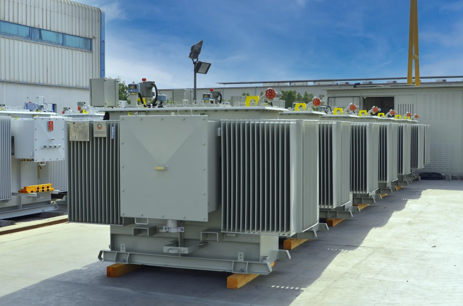Distribution Liquid Transformers thumbnail 2